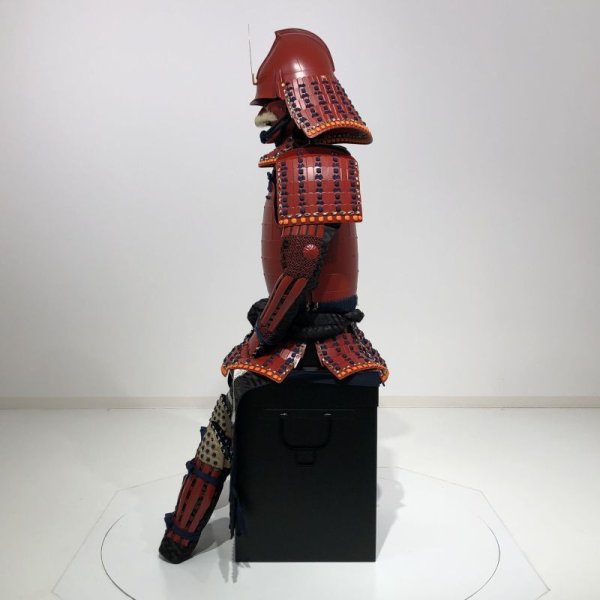 画像3: 2【O-079】濃紺糸威赤艶消鋲綴二枚胴具足（桃形兜) (3)