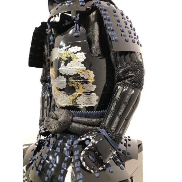 画像8: 3【O-074】濃紺糸威雲龍二枚胴具足 (8)