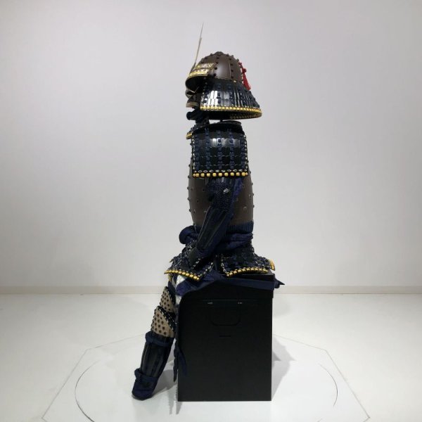 画像3: 9【O-046】紺糸威鉄錆笠鋲二枚胴具足  (3)